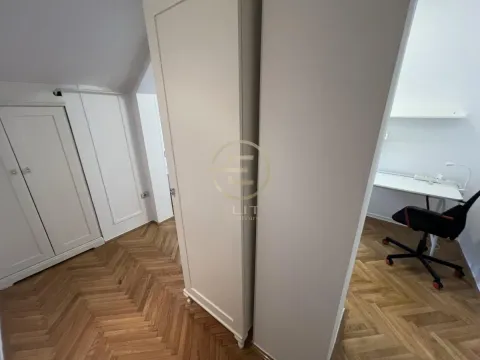 Izdavanje, četvorosoban stan, 130m², Centar, Novi Sad - image 23