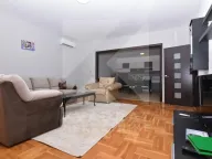 Izdavanje, trosoban stan, 130m², Tološi, Podgorica - image 2