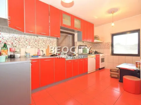 Prodaja, kuća, 320m², Mladenovac (mesto), Mladenovac - image 16