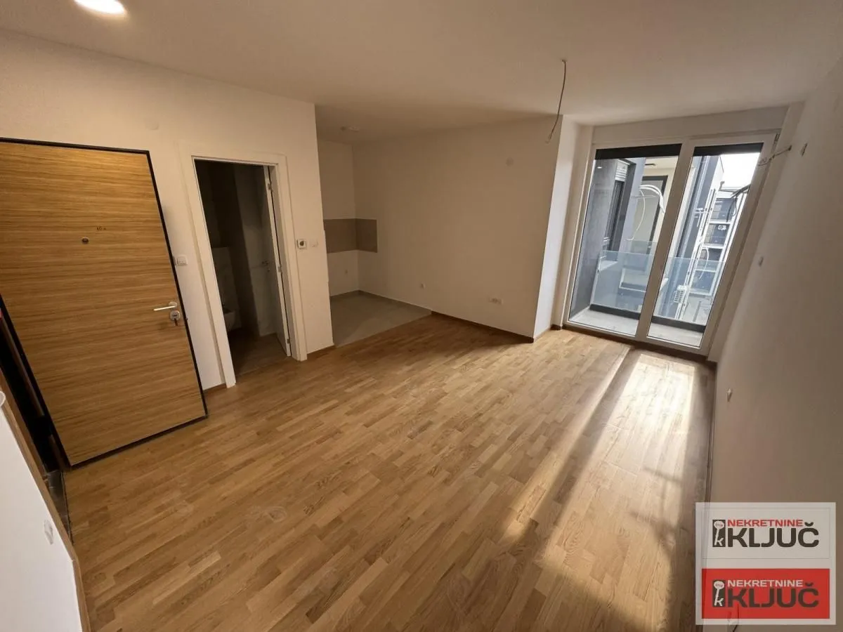 Prodaja, garsonjera, 29m², Bulevar patrijarha Pavla, Novi Sad Sve Podlokacije