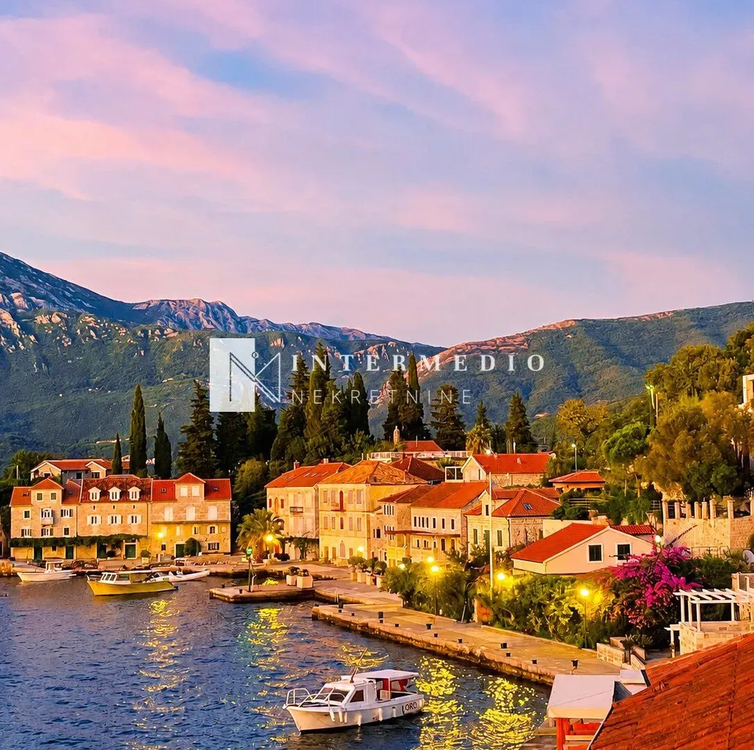 Prodaja, dvosoban stan, 71m², Rose, Herceg Novi