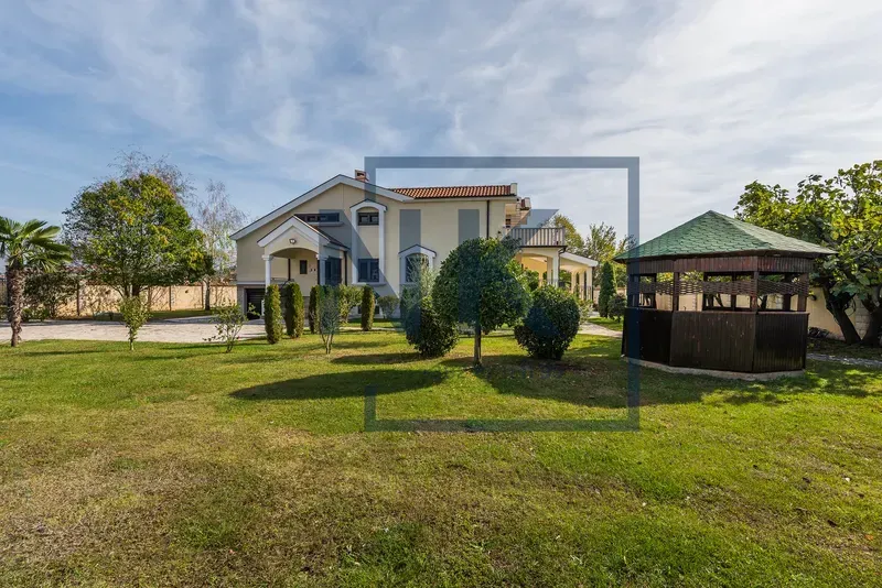Rent, house, 370m², Zabjelo, Podgorica