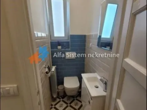 Izdavanje, trosoban stan, 68m², Stari Grad, Beograd - image 10