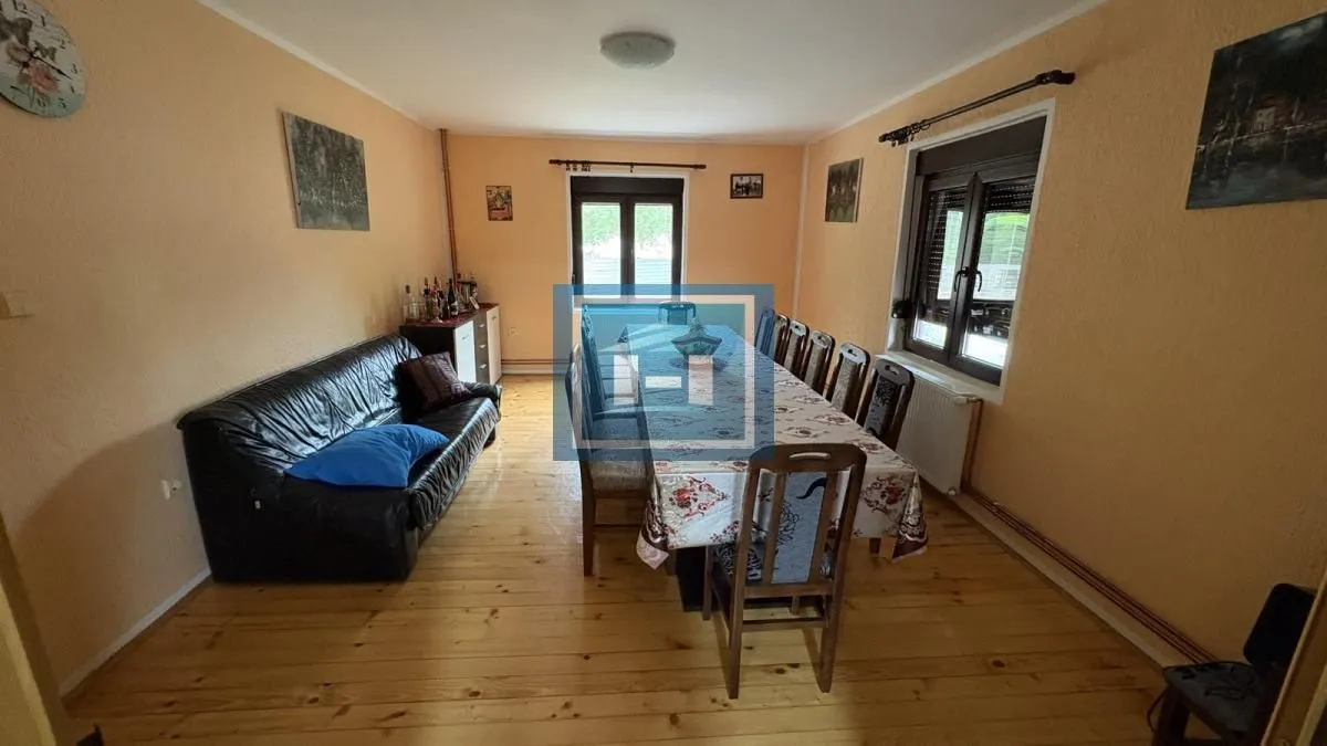 Prodaja, kuća, 275m², Mali Popović, Jagodina