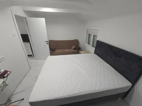 Izdavanje, jednosoban stan, 41m², Kalimanj, Tivat - image 7