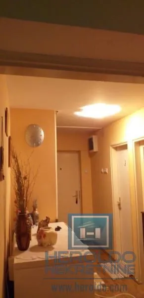Sale, two bedroom apartment, 68m², Kajsijar, Jagodina
