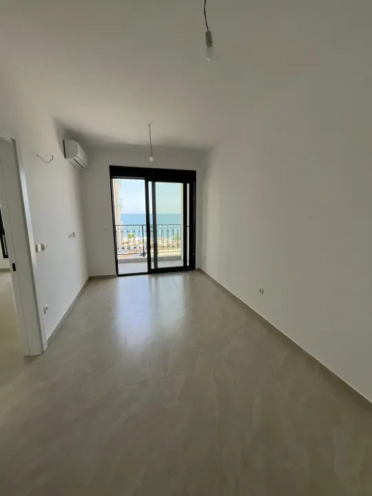 Rent, two bedroom apartment, 40m², Dobra Voda, Bar