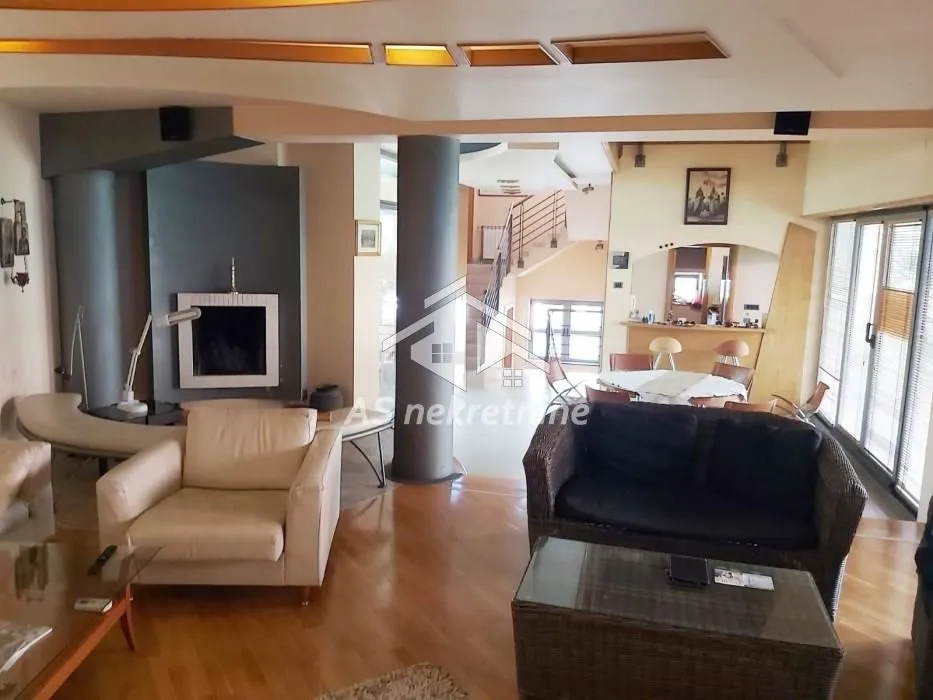 Izdavanje, kuća, 400m², Fon (Fon - Bilećka), Voždovac Sve Podlokacije
