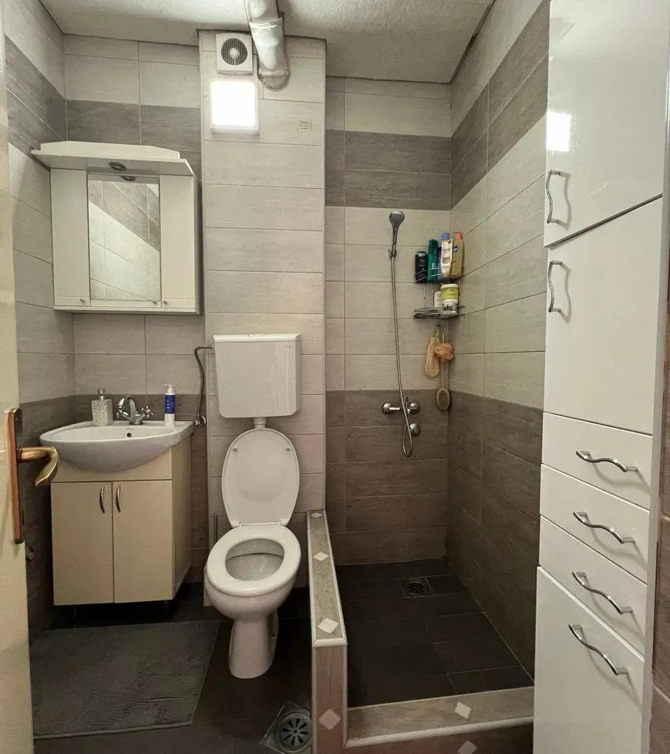 Prodaja, jednosoban stan, 48m², Pejton, Podgorica