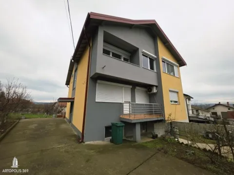 Prodaja, kuća, 330m², Boleč, Grocka - image 4