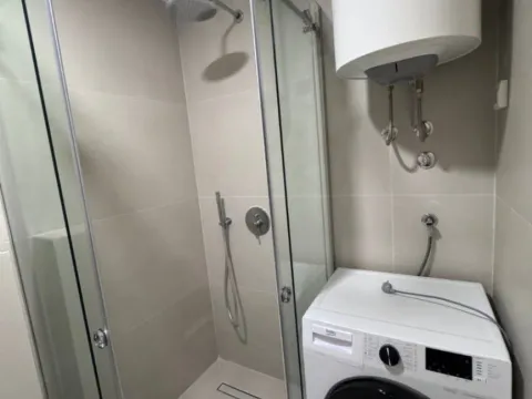 Izdavanje, dvosoban stan, 60m², City Kvart, Podgorica - image 9