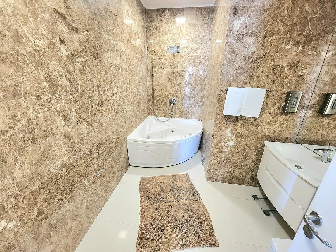 Sale, three bedroom apartment, 178m², Centar, Budva