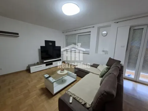 Izdavanje, trosoban stan, 72m², Julino Brdo, Beograd - image 1