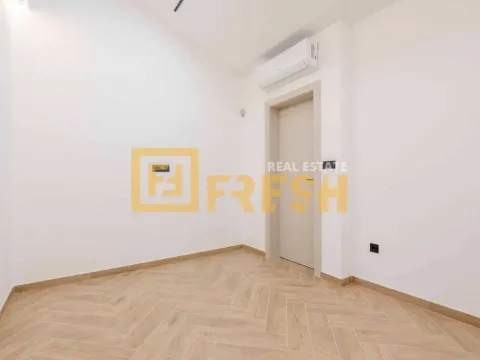 Sale, house, 240m², Budva, Crna Gora - image 13