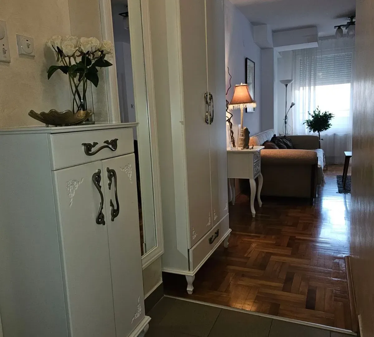 Izdavanje, jednosoban stan, 42m², Centar, Niš