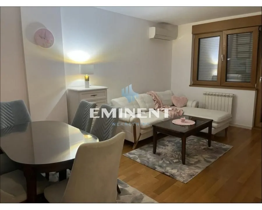 Izdavanje, dvosoban stan, 52m², Novi Beograd Blok 67, Novi Beograd Sve Podlokacije