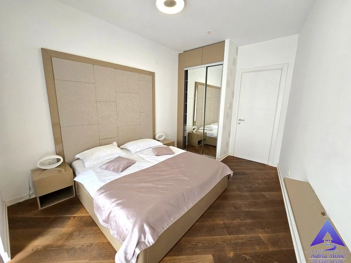 Prodaja, jednosoban stan, 63m², Centar, Budva
