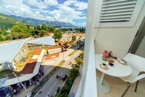 Rent, one bedroom apartment, 63m², Tre Canne, Budva - image 9