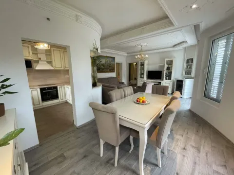 Rent, two bedroom apartment, 90m², Seljanovo, Tivat - image 2