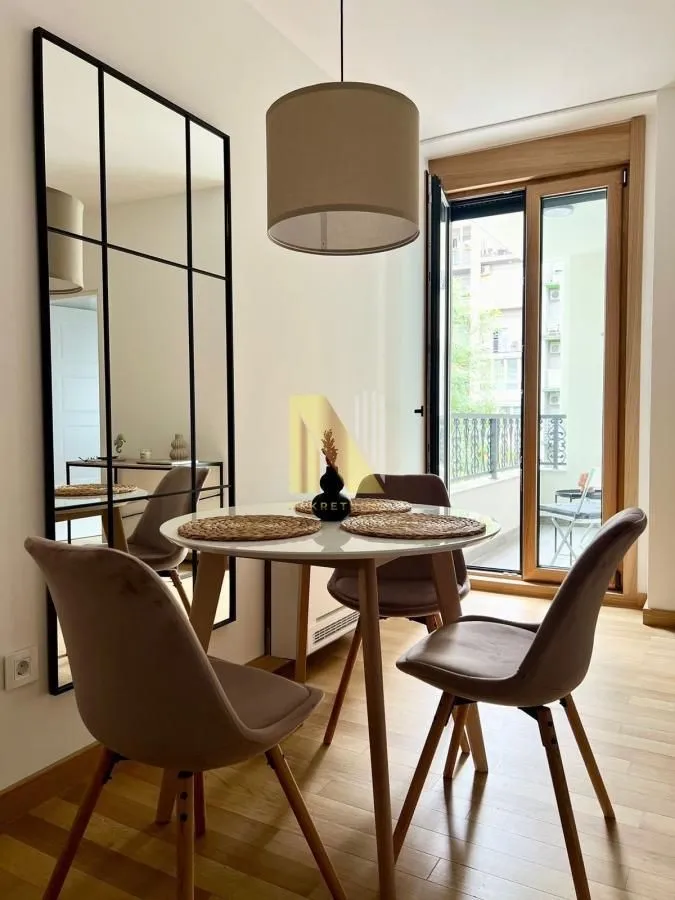 Izdavanje, jednosoban stan, 39m², Bulevar Oslobodjenja, Novi Sad Sve Podlokacije