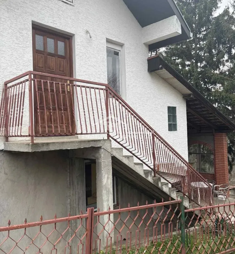 Prodaja, kuća, 215m², Lisović, Barajevo