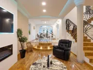 Izdavanje, kuća, 417m², Jajinci, Voždovac Sve Podlokacije - image 4