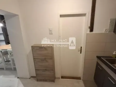 Izdavanje, jednosoban stan, 30m², Vračar Centar, Vračar Sve Podlokacije - image 10