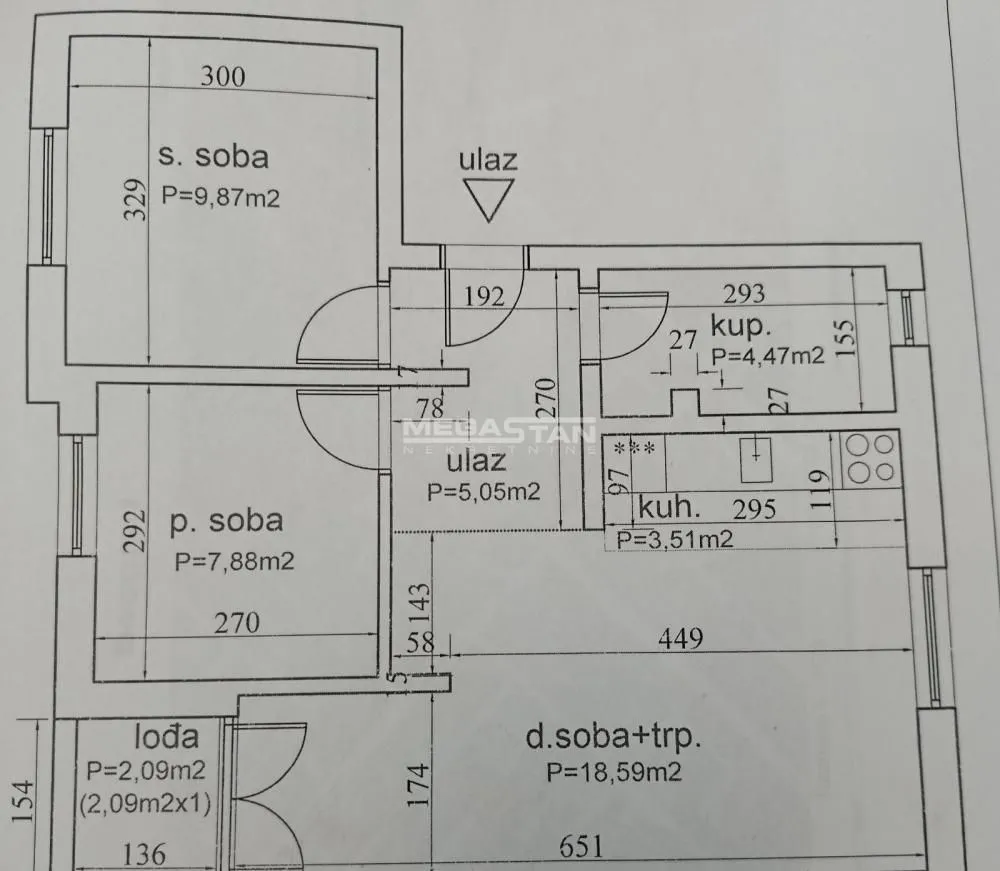 Crtež osnove stana sa rasporedom prostorija i dimenzijama.