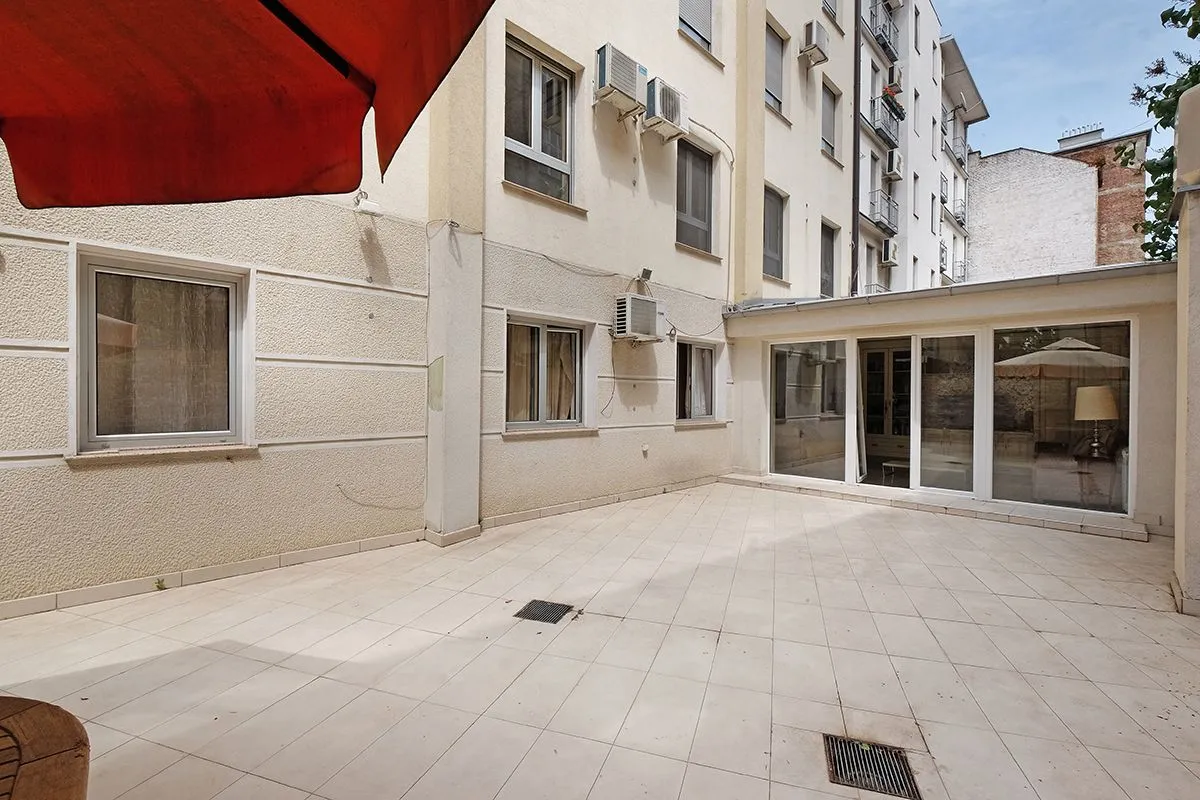 Sale, four bedroom apartment, 200m², Vračar Hram, Vračar Sve Podlokacije