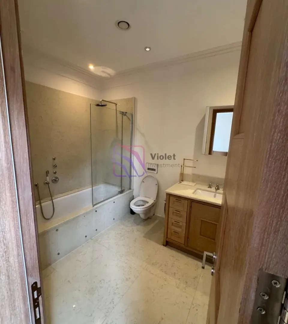 Rent, four bedroom apartment, 240m², Porto Montenegro, Tivat