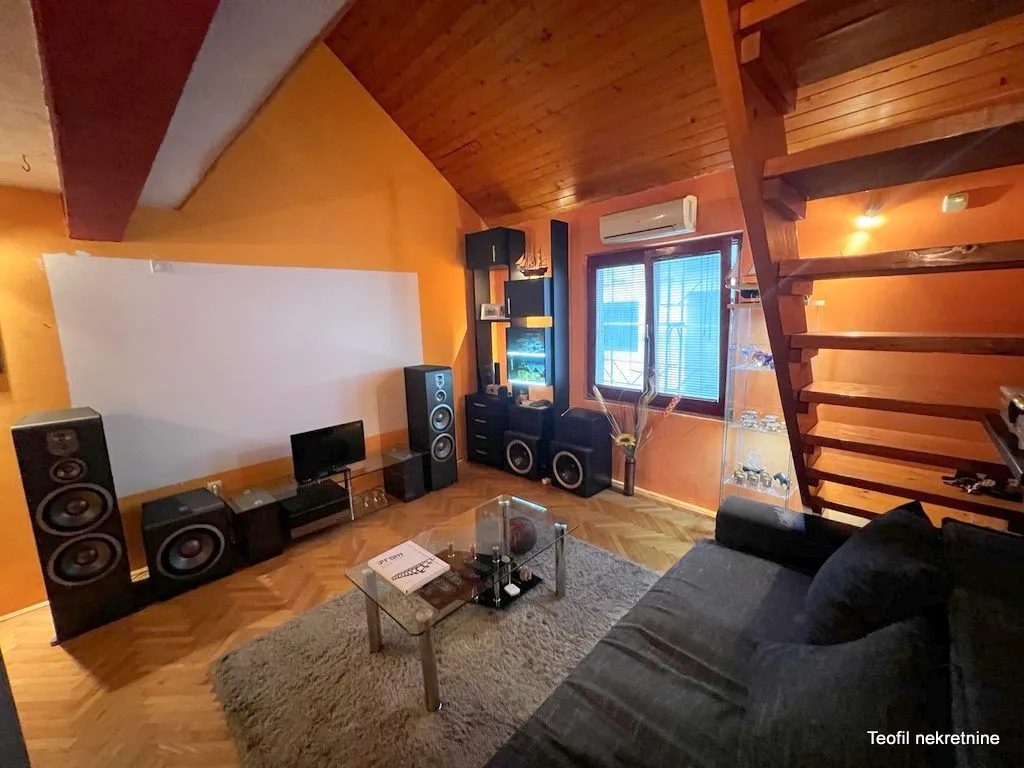 Sale, house, 220m², Cvetkova Pijaca, Zvezdara Sve Podlokacije