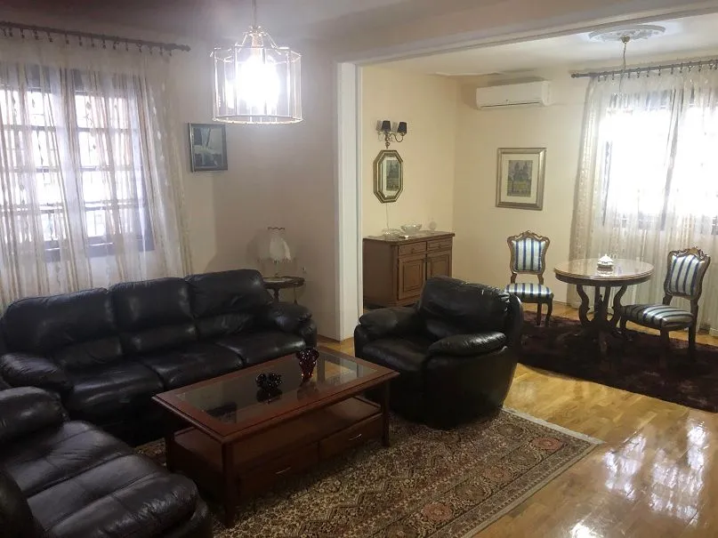 Izdavanje, kuća, 330m², Savski Venac, Beograd