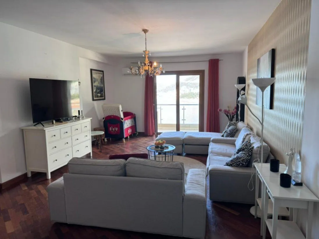 Izdavanje, dvosoban stan, 108m², Rafailovići, Budva