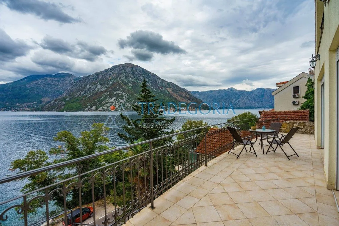 Prodaja, kuća, 470m², Koštanjica, Bar