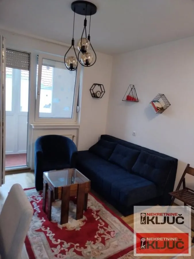 Rent, studio apartment, 22m², Bulevar Oslobodjenja, Novi Sad Sve Podlokacije