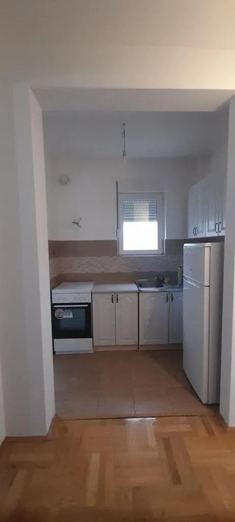 Izdavanje, jednosoban stan, 46m², Ljubović, Podgorica
