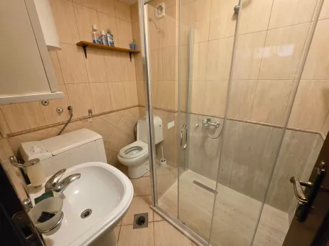 Izdavanje, dvosoban stan, 85m², Stari Aerodrom, Podgorica - image 6