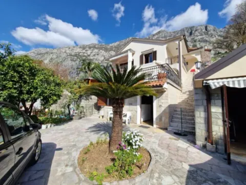 Sale, house, 250m², Dobrota, Kotor - image 11