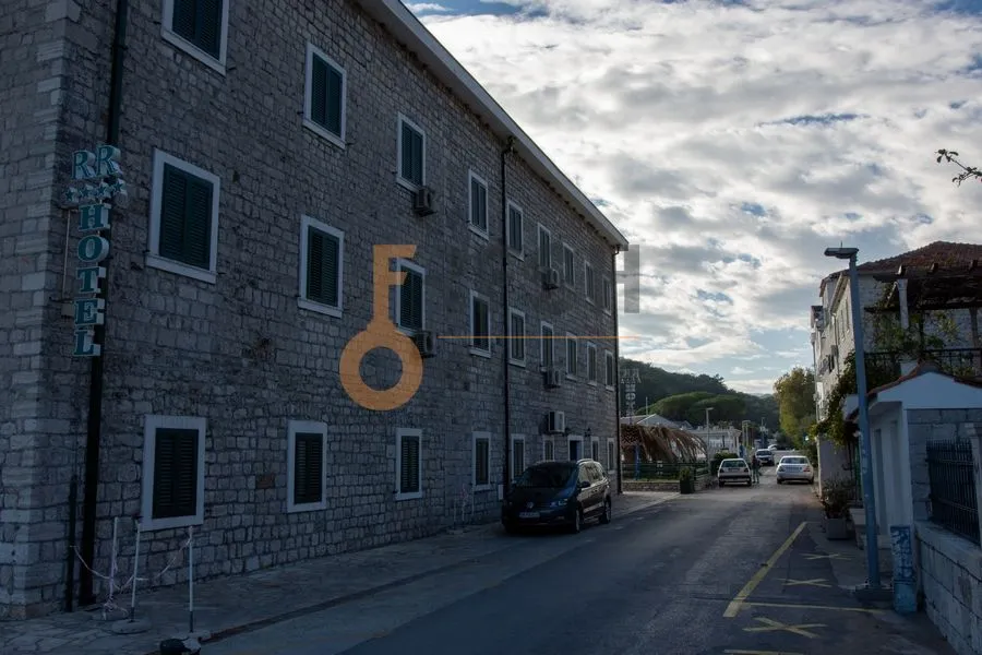 Sale, office space, 800m², Herceg Novi, Crna Gora