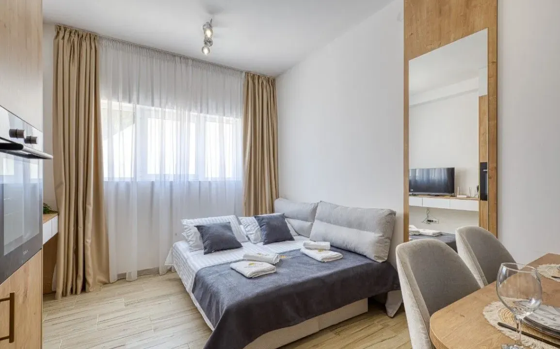 Izdavanje, garsonjera, 18m², Bečići, Budva