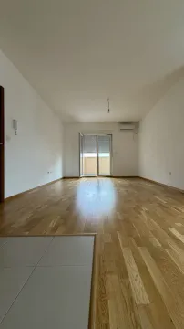 Prodaja, dvosoban stan, 73m², Tuški Put, Podgorica - image 5