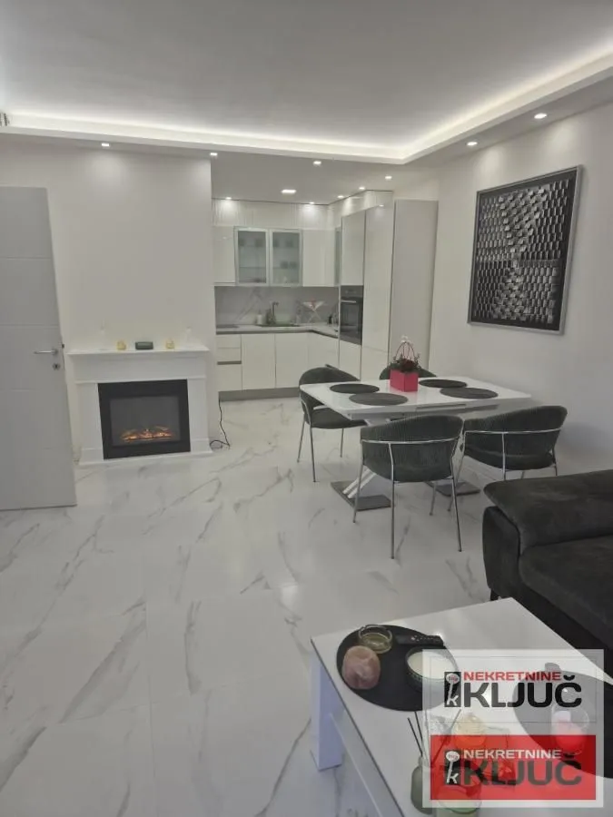 Prodaja, trosoban stan, 79m², Veternik, Novi Sad Sve Podlokacije