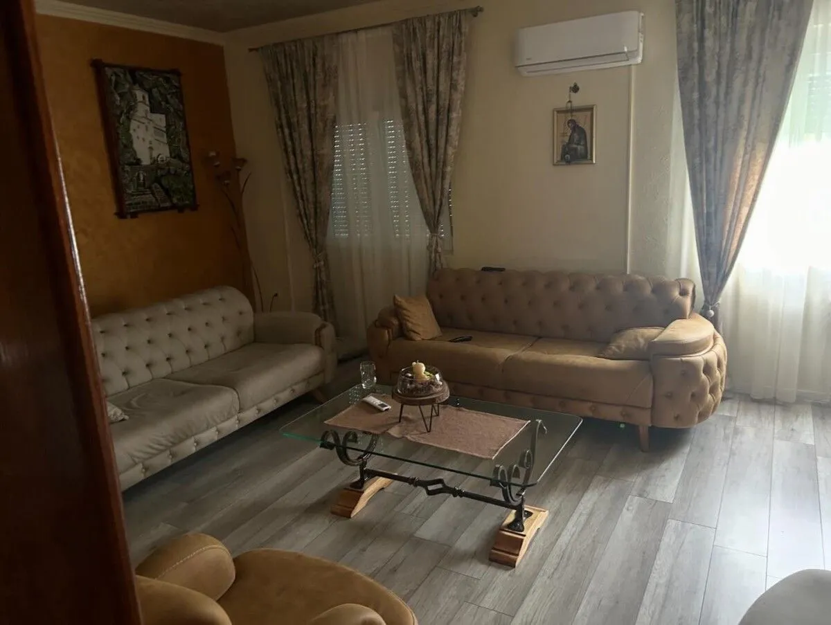 Prodaja, kuća, 191m², Tološi, Podgorica