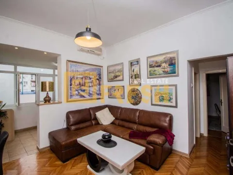 Izdavanje, dvosoban stan, 73m², Centar, Podgorica - image 2