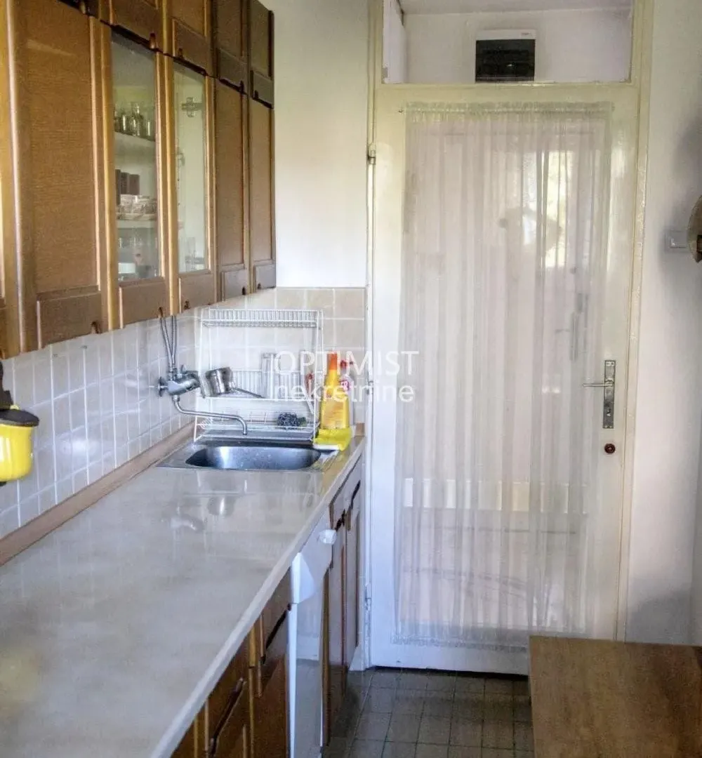 Prodaja, dvosoban stan, 57m², Petlovo Brdo, Beograd