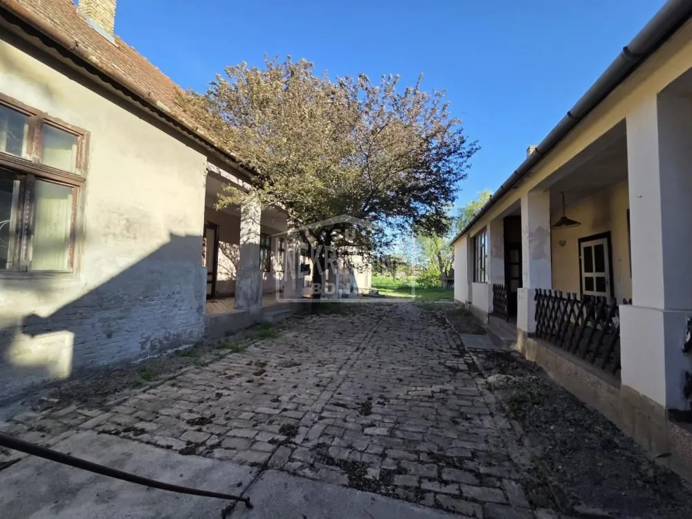 Prodaja, kuća, 250m², Bajmok, Subotica
