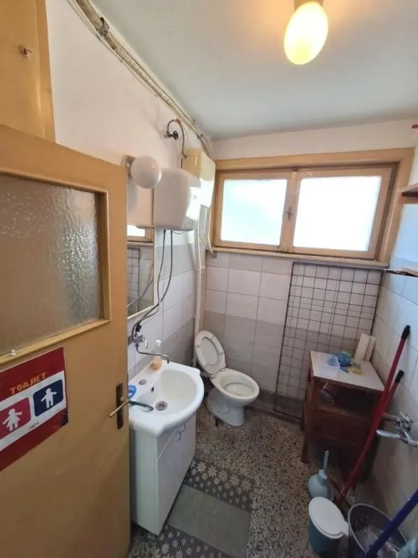 Rent, office space, 67m², Medijana, Niš
