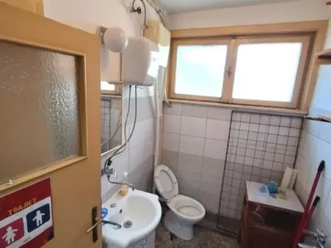 Izdavanje, poslovni prostor, 67m², Medijana, Niš - image 11
