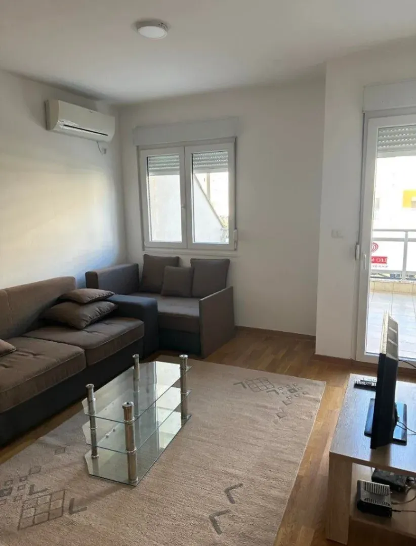 Izdavanje, jednosoban stan, 44m², City Kvart, Podgorica