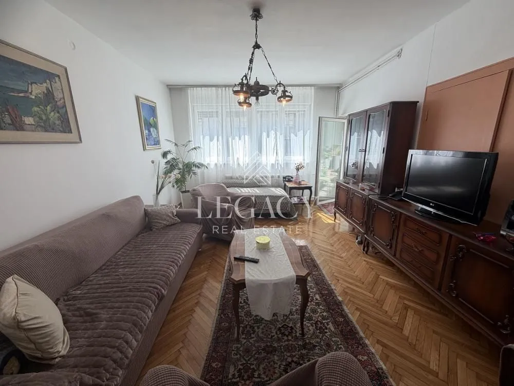 Izdavanje, trosoban stan, 65m², Palata Pravde, Beograd